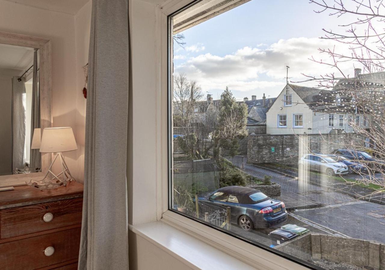 Вілла Modern 2 Bd W/ Garden In The Heart Of Tetbury! Екстер'єр фото