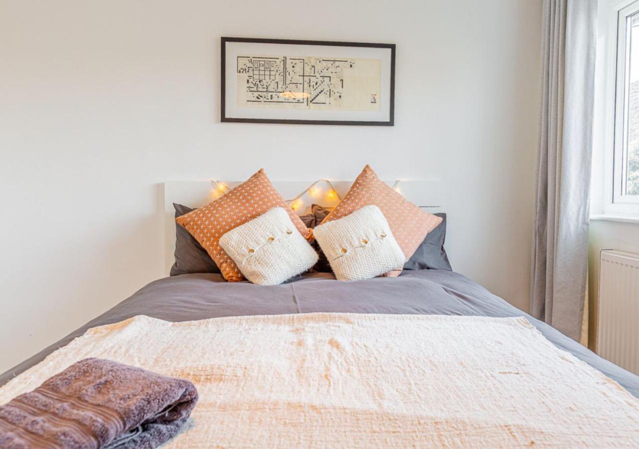Вілла Modern 2 Bd W/ Garden In The Heart Of Tetbury! Екстер'єр фото
