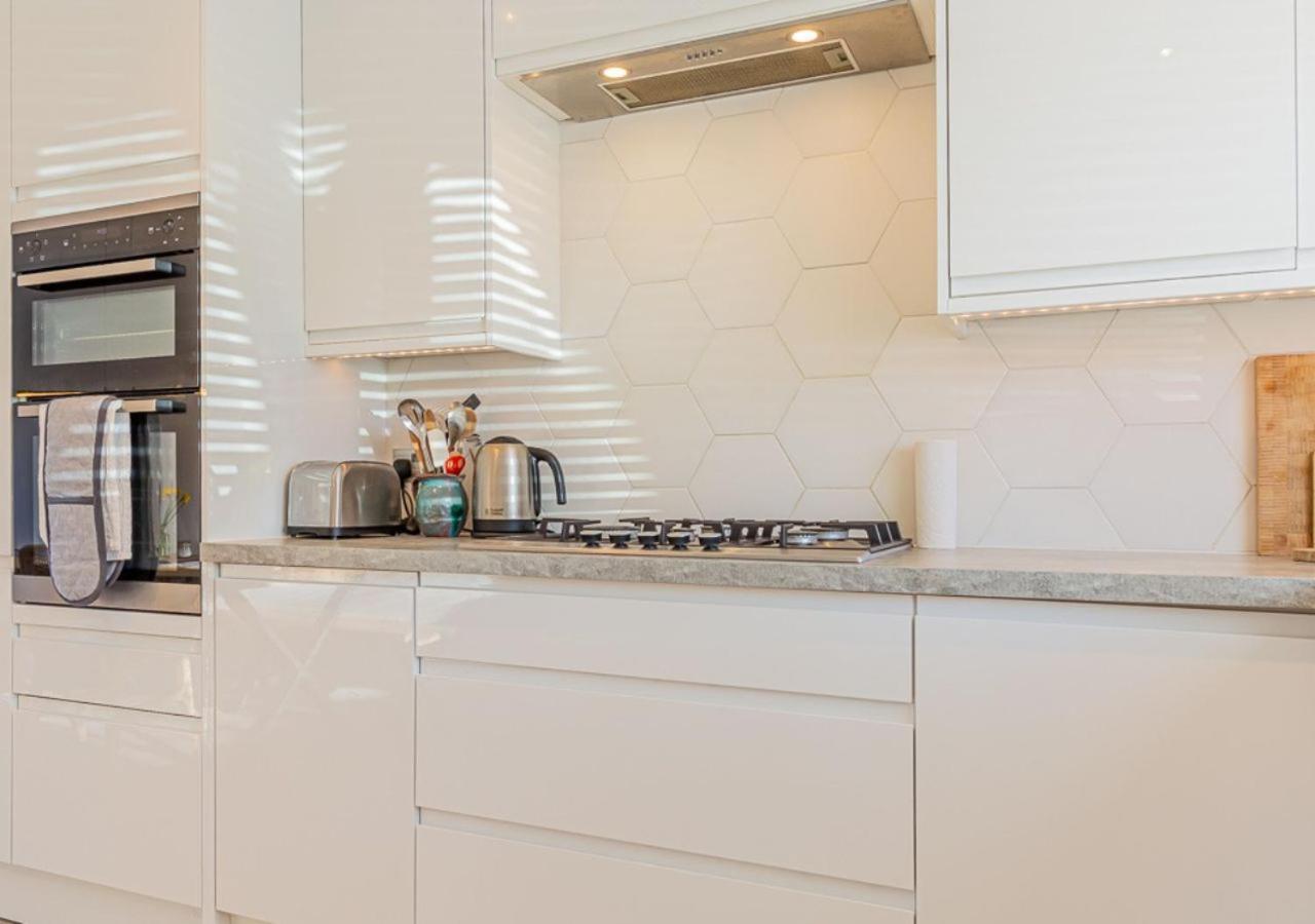 Вілла Modern 2 Bd W/ Garden In The Heart Of Tetbury! Екстер'єр фото